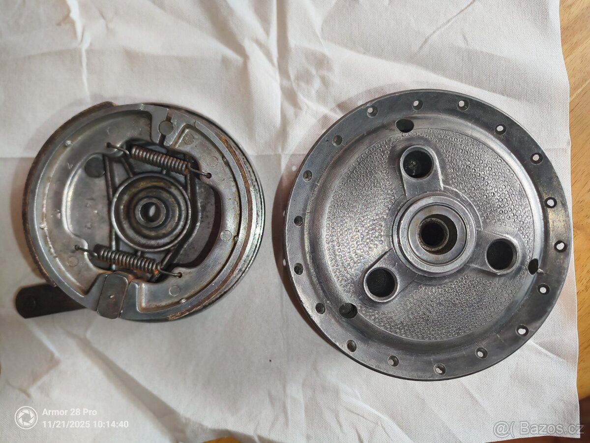 Jawa pionýr střed kola a brzdový štít - 3