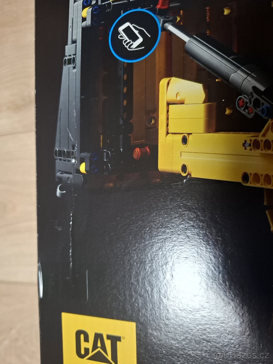 LEGO Technic 42131 - Buldozer Cat D11 - 3