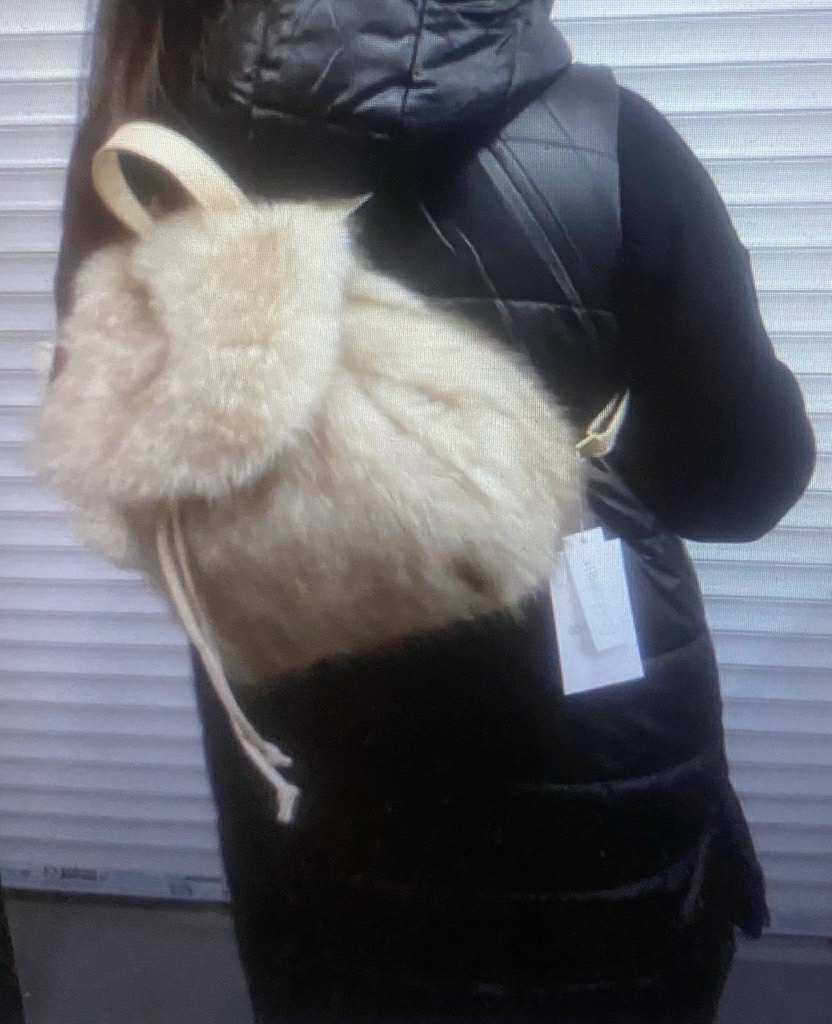 Nový krásný chlupatý batůžek - 3