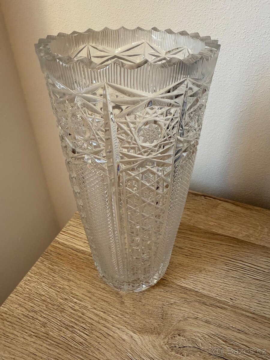 Stará broušená čirá váza - 3