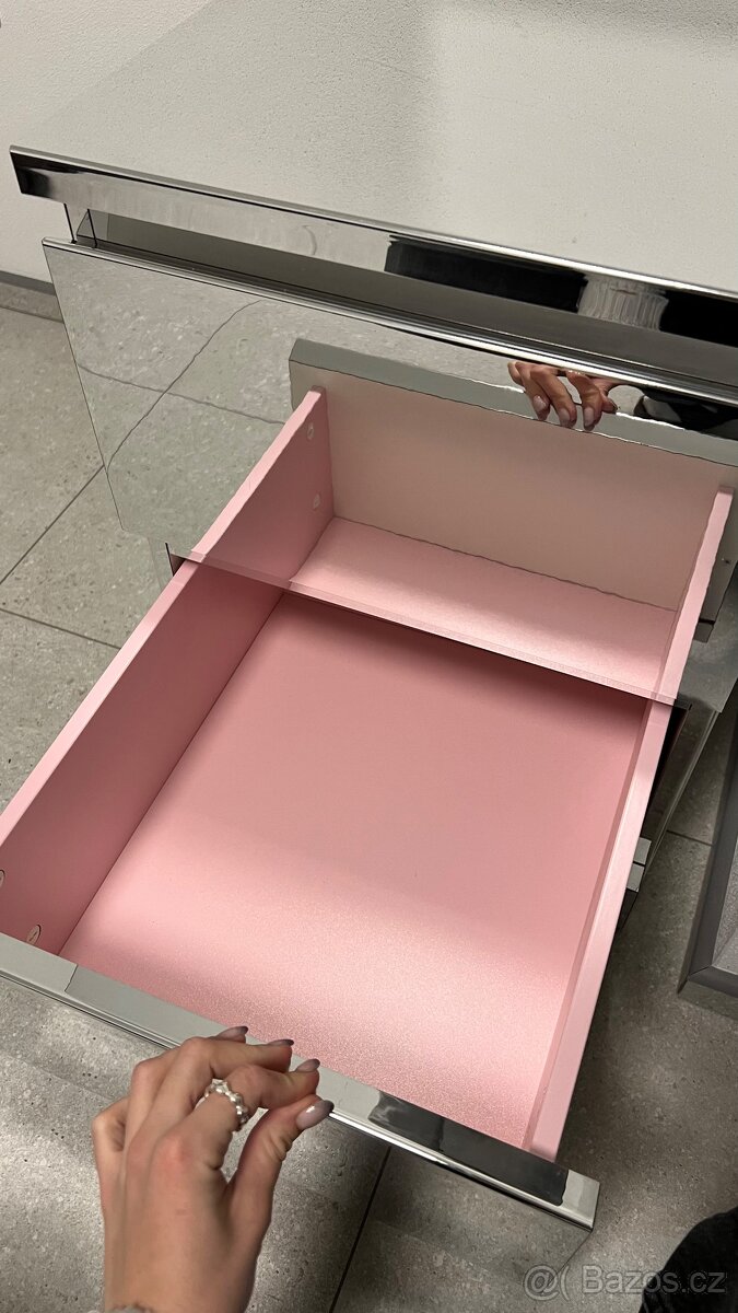 Komoda, stolek - MALM IKEA - 3