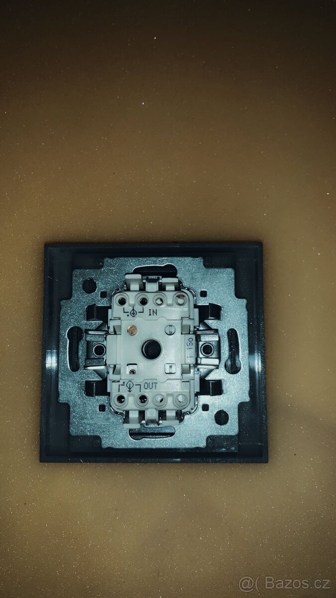 Vypínač/vypínače - 3