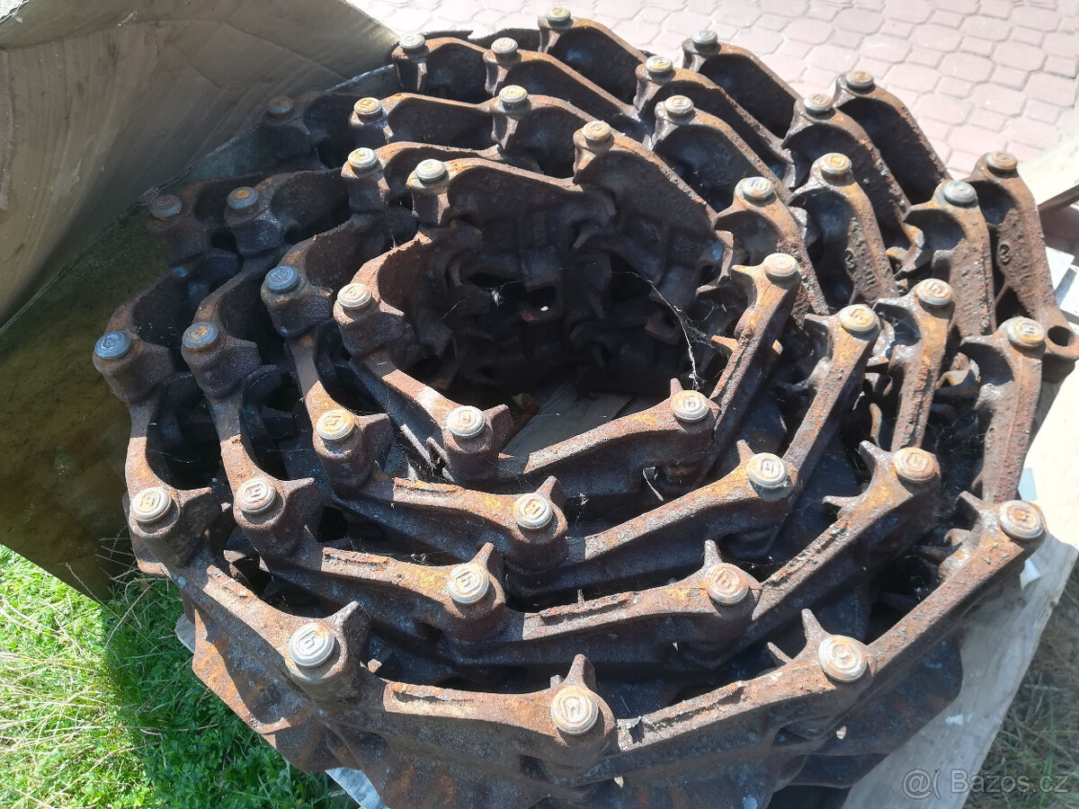 Čepy pásu, články i kompletní pásy DT-75 - 3