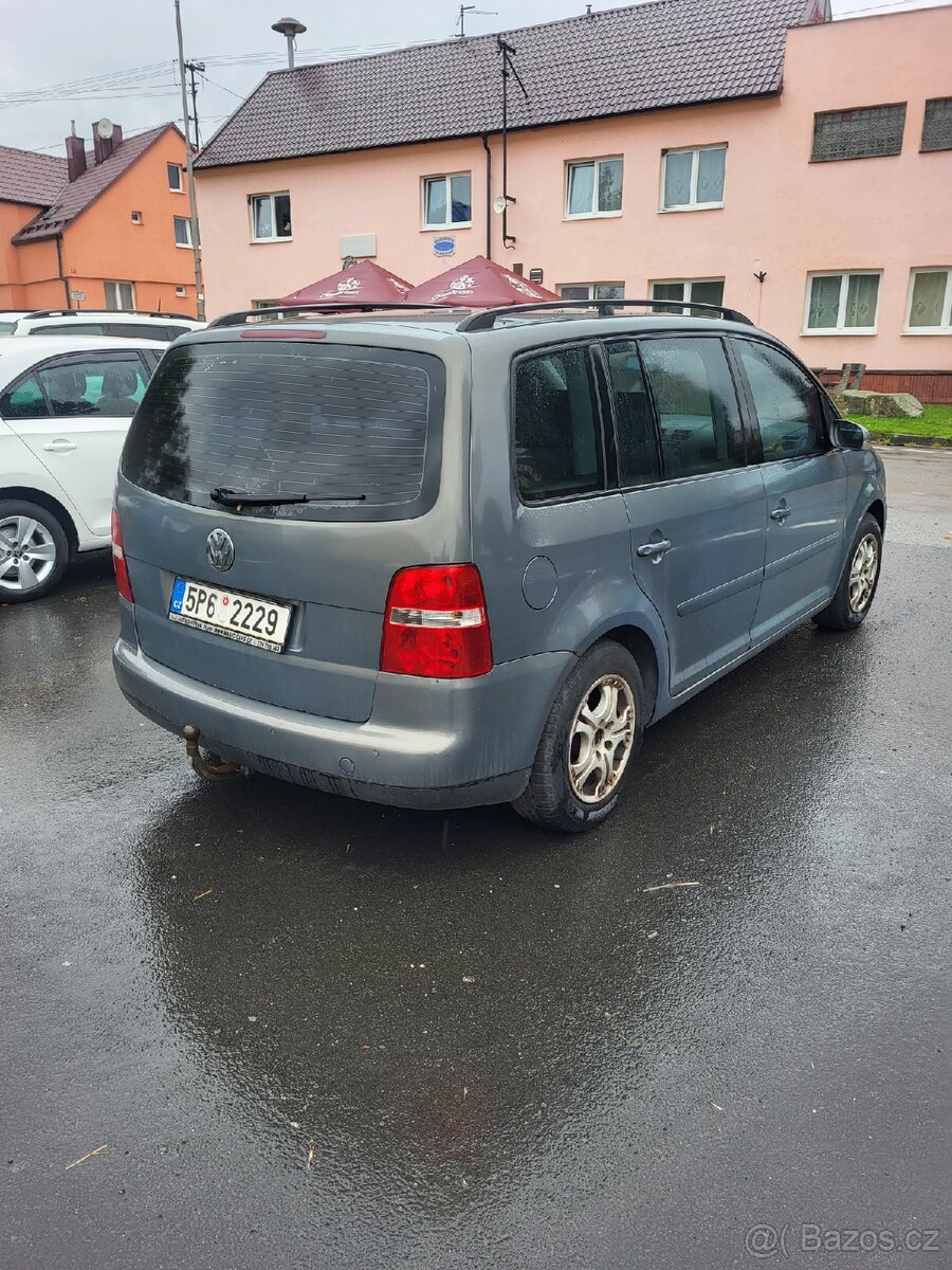 Volkswagen Touran - 3