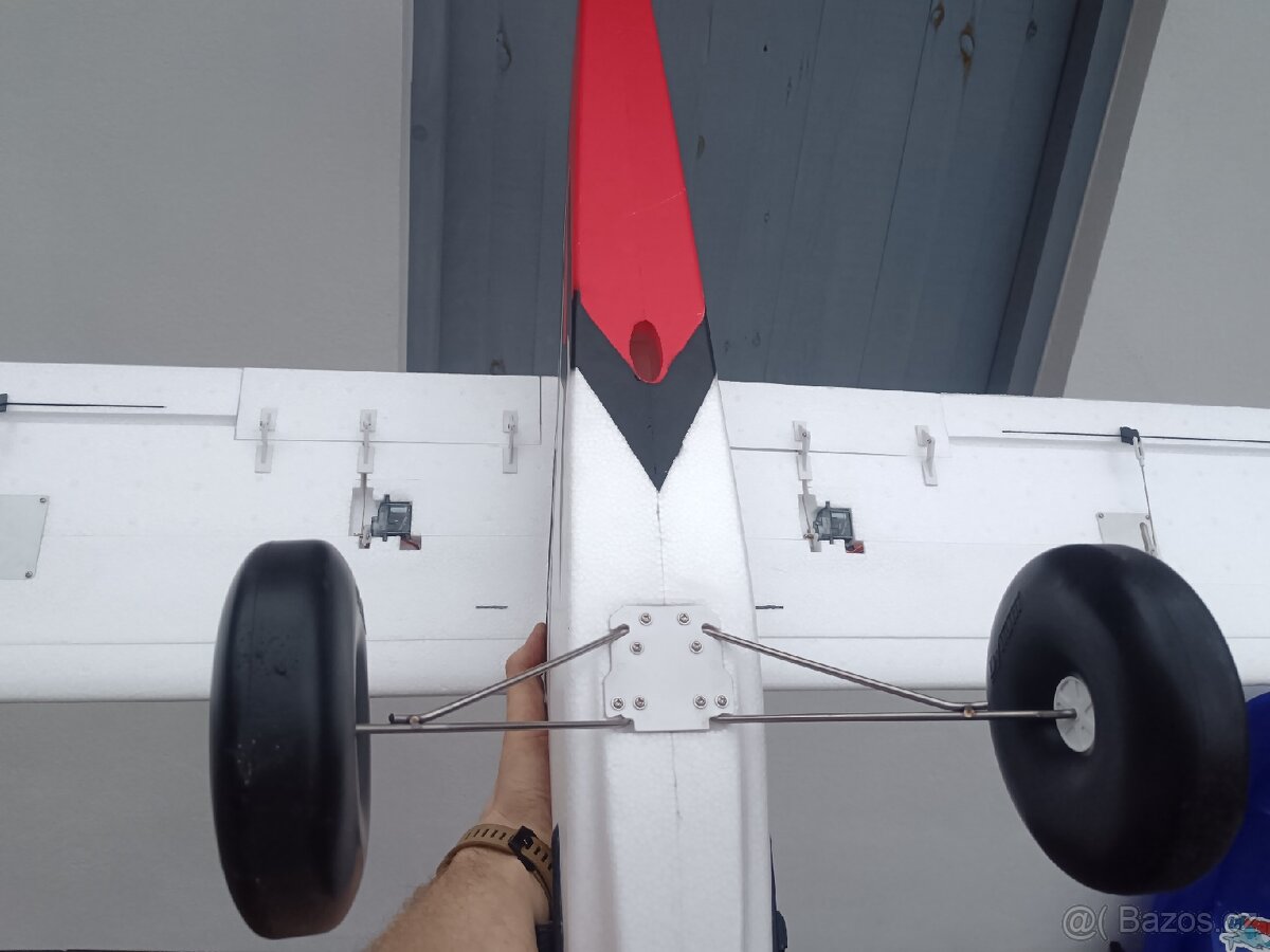 RC model Dynam Primo Bigfoot - 3