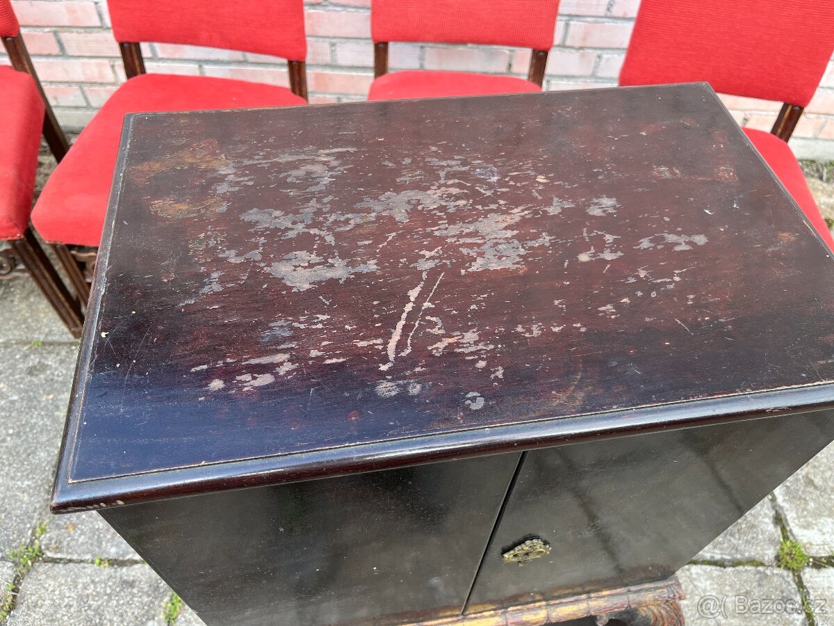 Starožitný nábytek - 3