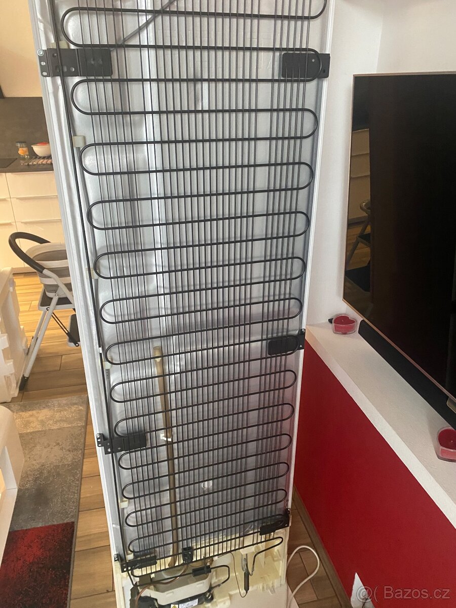 Vestavná lednice Liebherre icus 3314 vomfort - 3