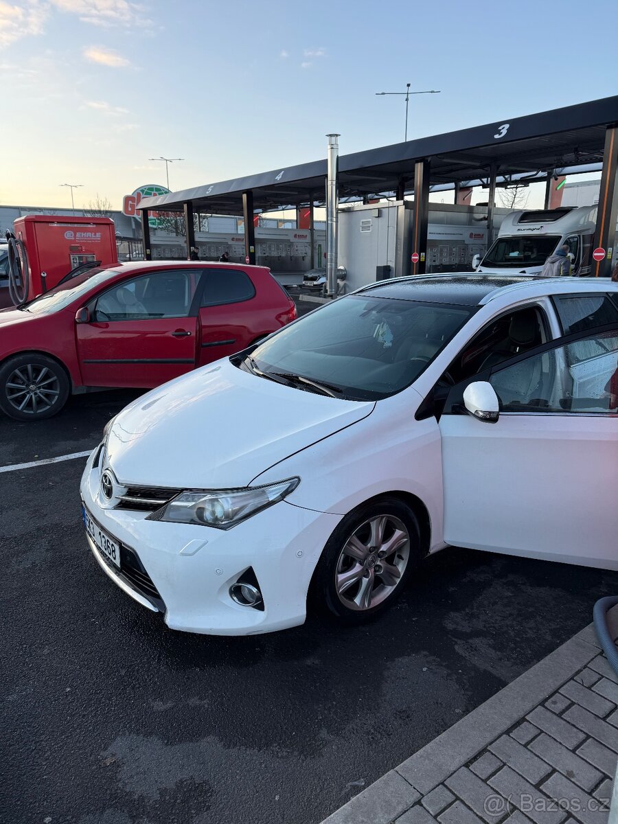 Toyota auris touring sport - 3