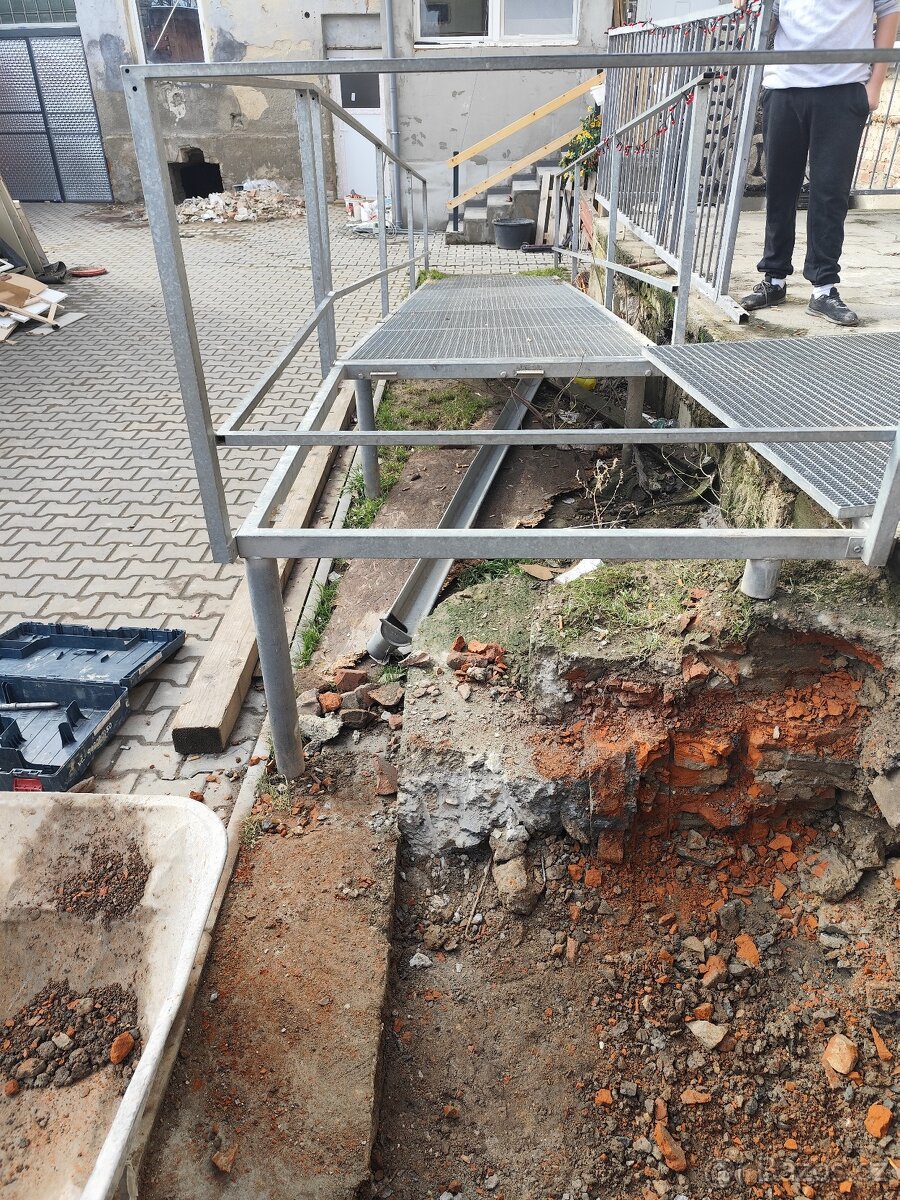 Nájezdová plošina - 3