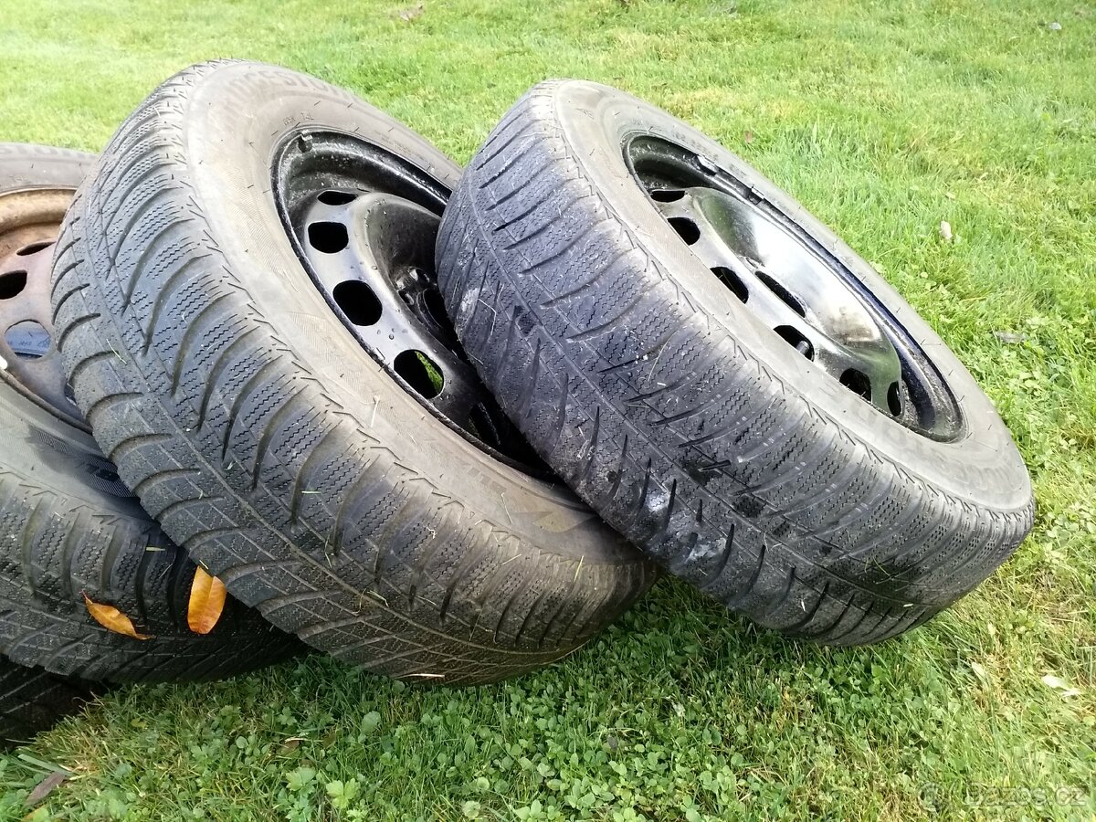 Bridgestone 195/65R15. 5x108 - 3