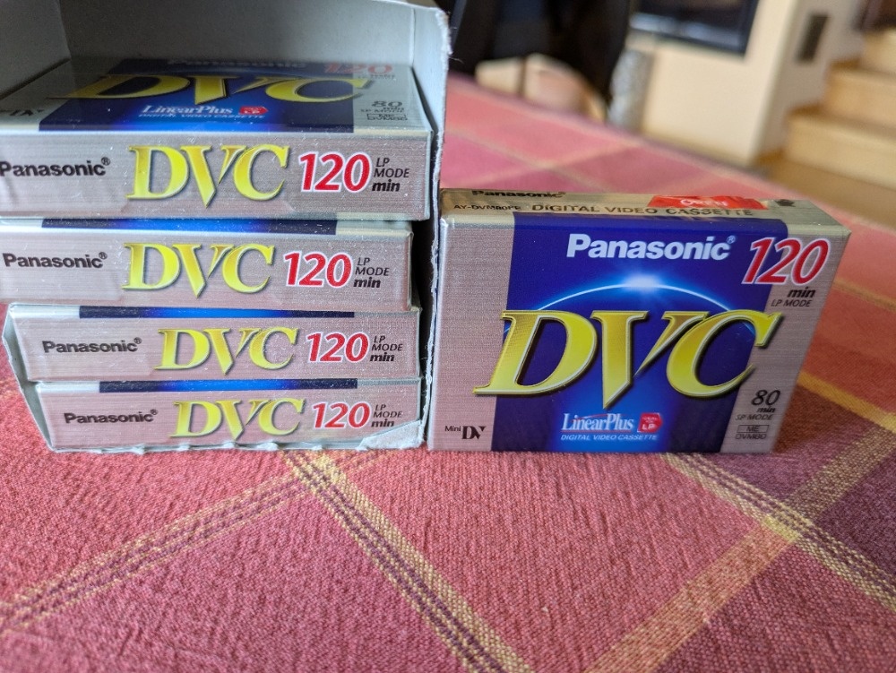Prodám níže uvedené nové audio / video nosiče : - 3