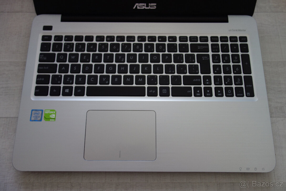 ASUS Vivobook X556U - 3