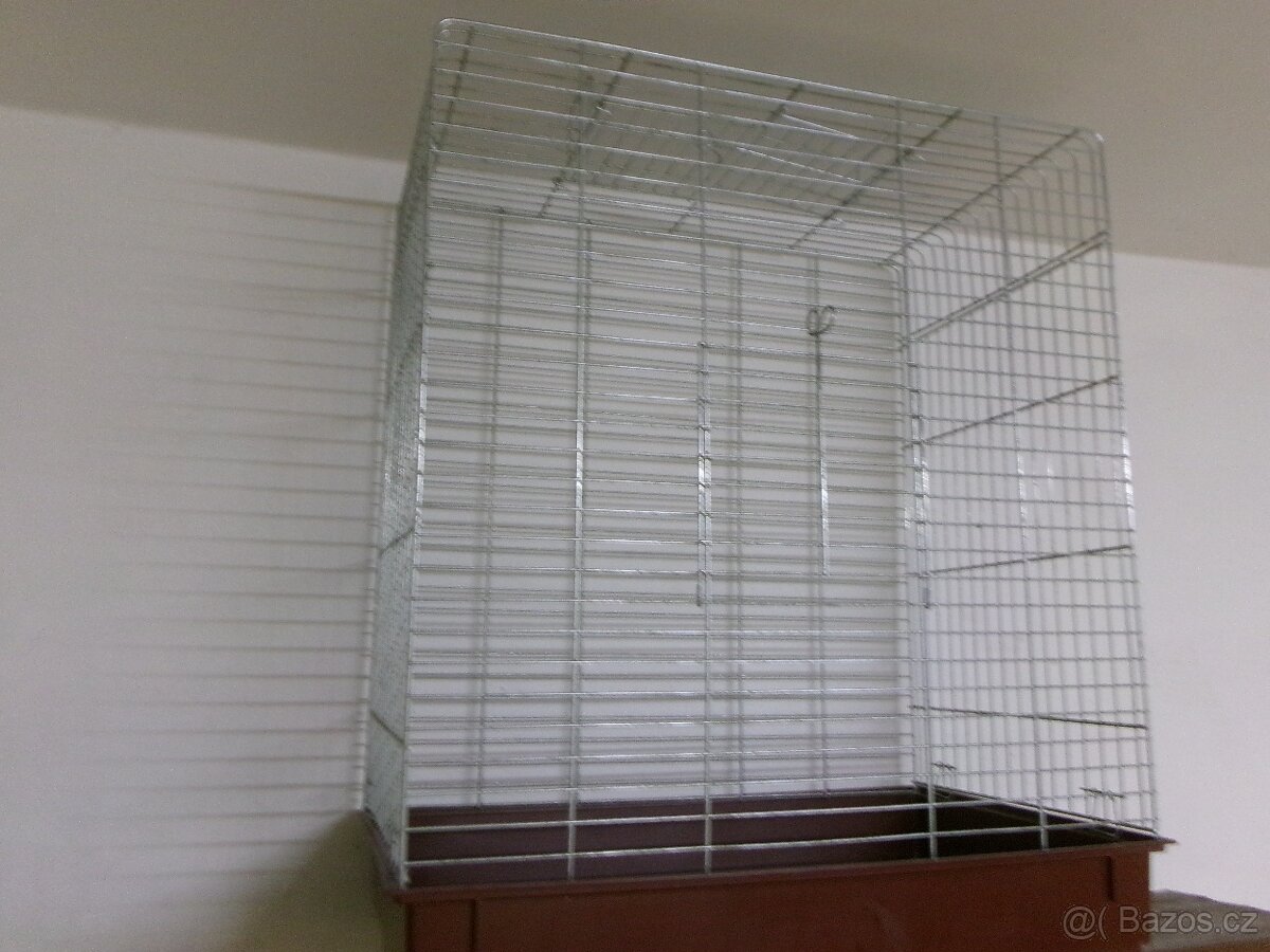 Velká klec pro papoušky nebo drobotinu. - 3