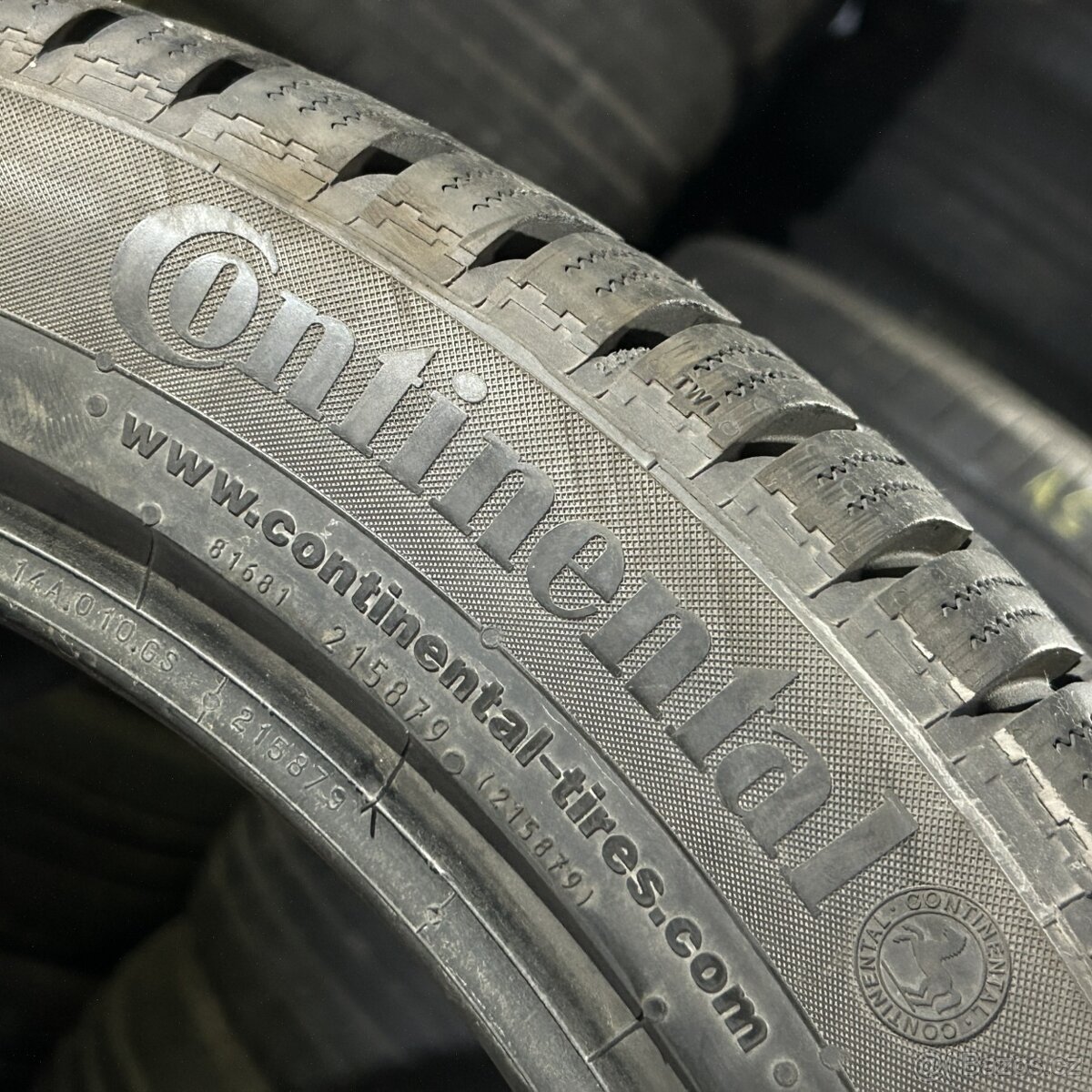 Zimní pneu 235/45 R18 98V Continental 7,5mm - 3