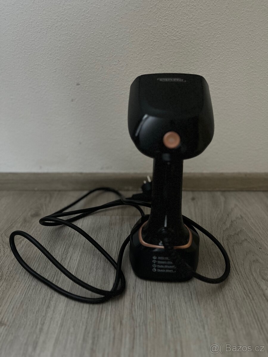 Žehlička napařovač oděvů ETA Stephany 3270 90000 - 3