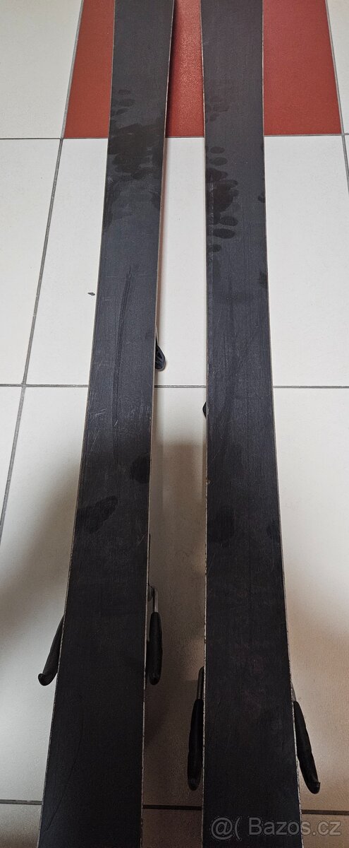 Sjezdové lyže ATOMIC - 3