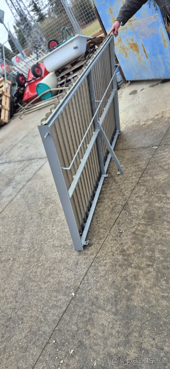 Zastřešení vchodu - 3