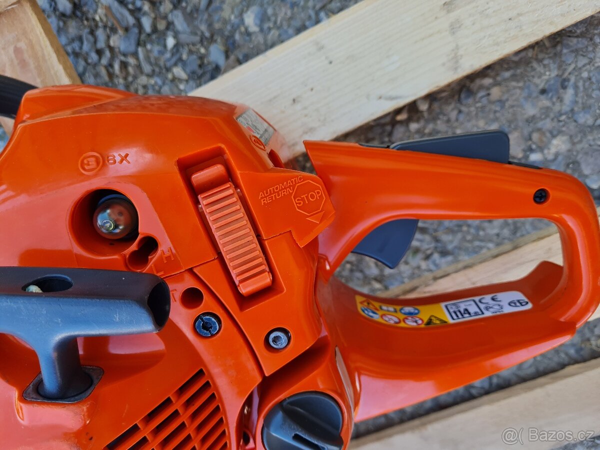 Husqvarna 445 motorova pila zaruce - 3