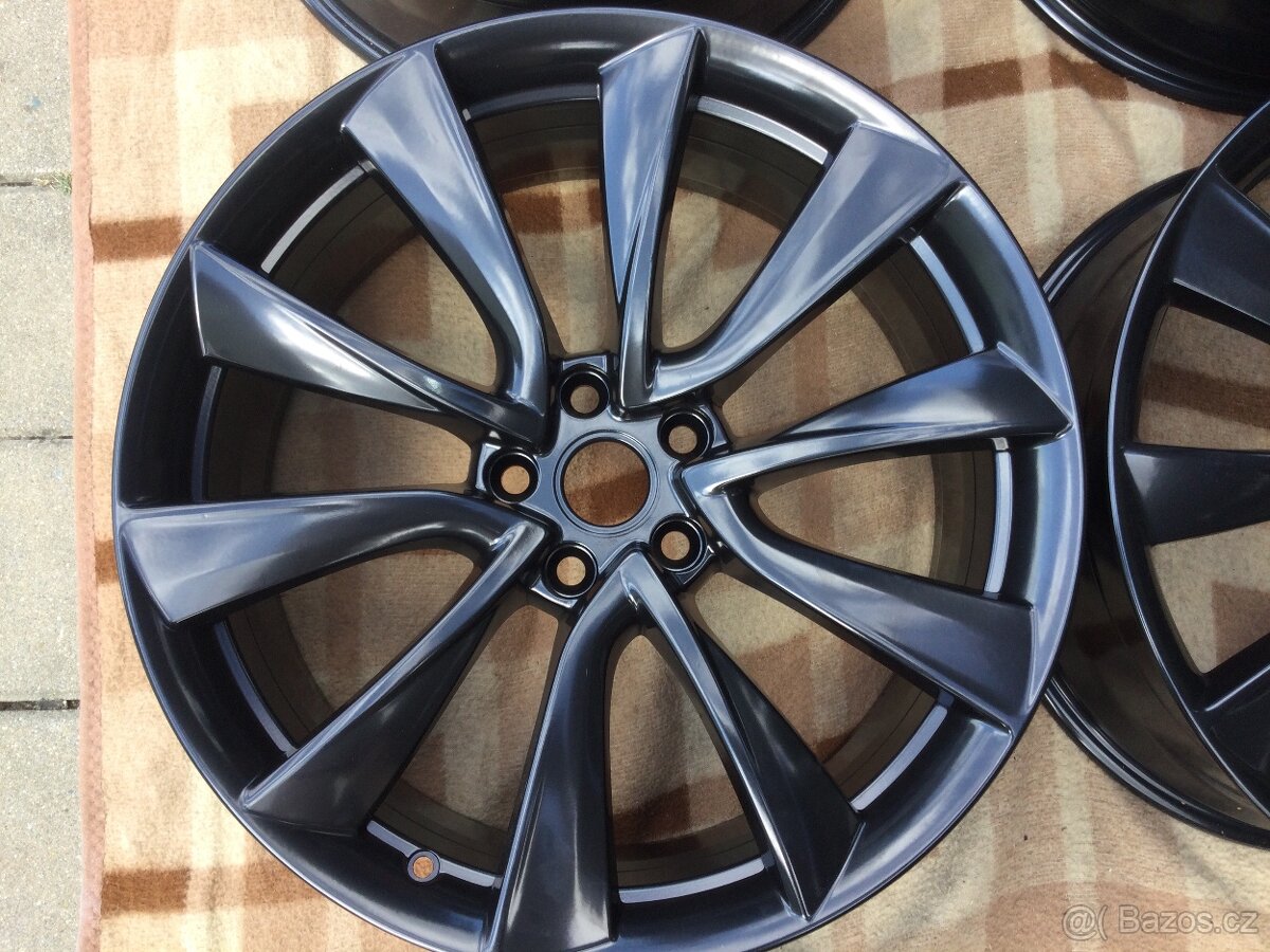 Tesla model 3 disky 20x8.5 - 3