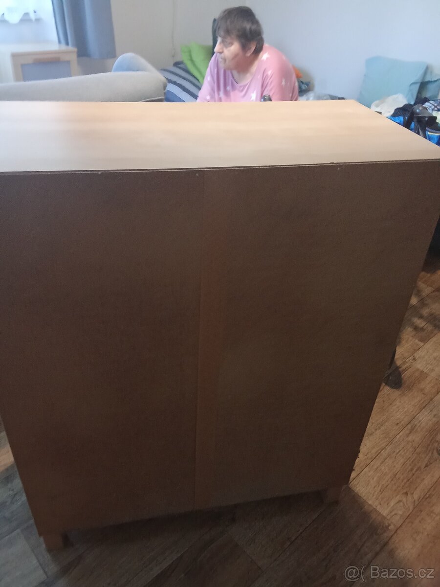 Komoda - 3
