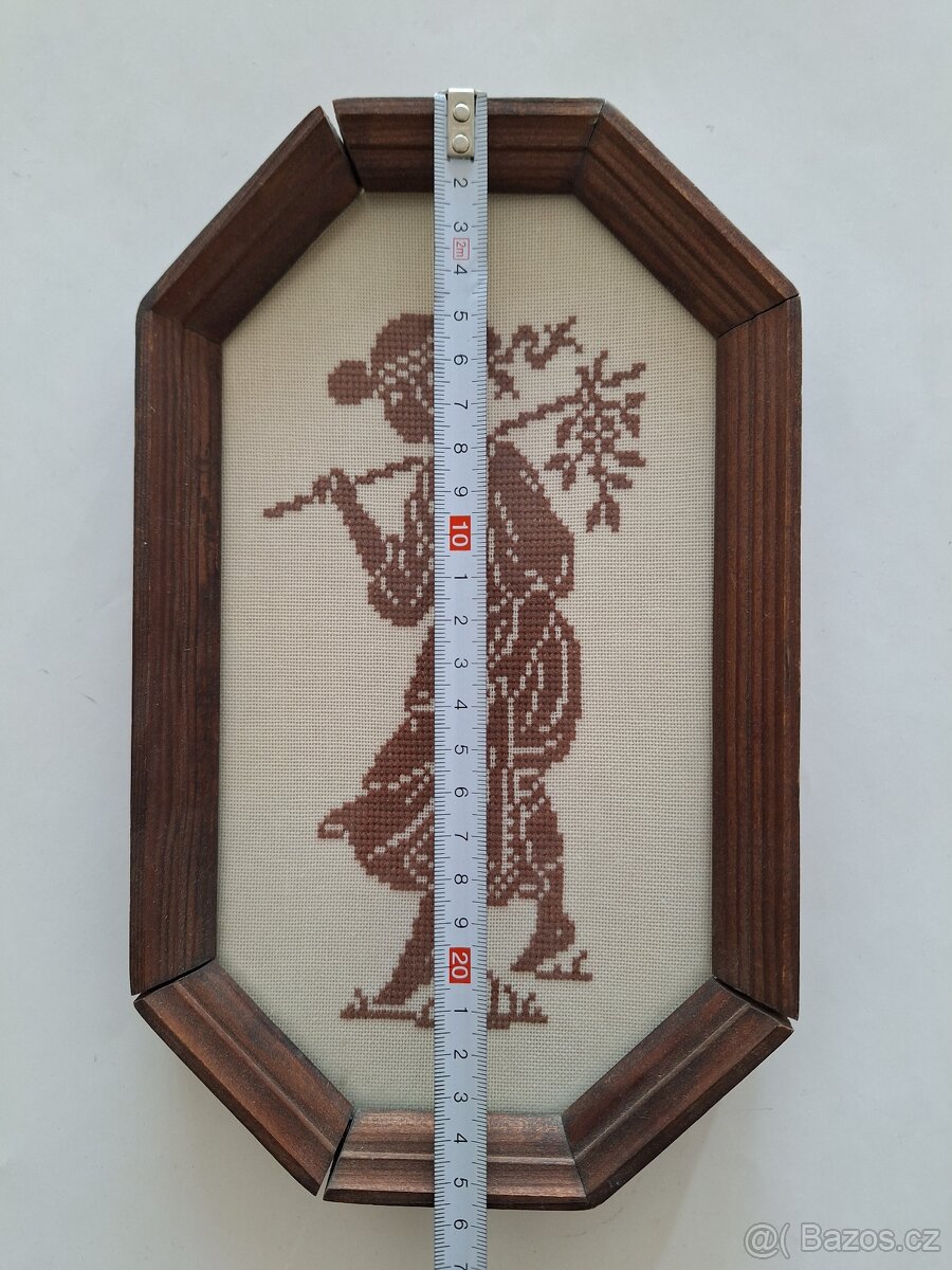 Výšivka "Dáma" - v dřevěném rámečku - 3