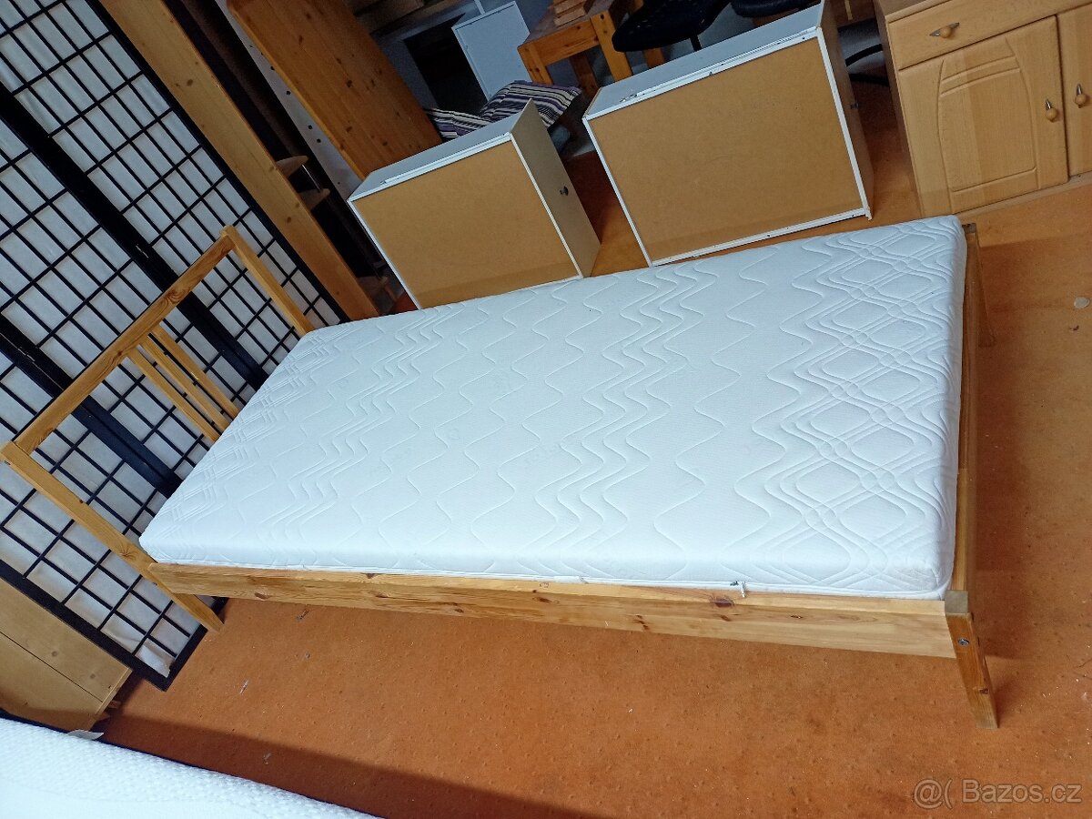 Prodám hezkou postel z masivu IKEA 90 x 200 cm - 3