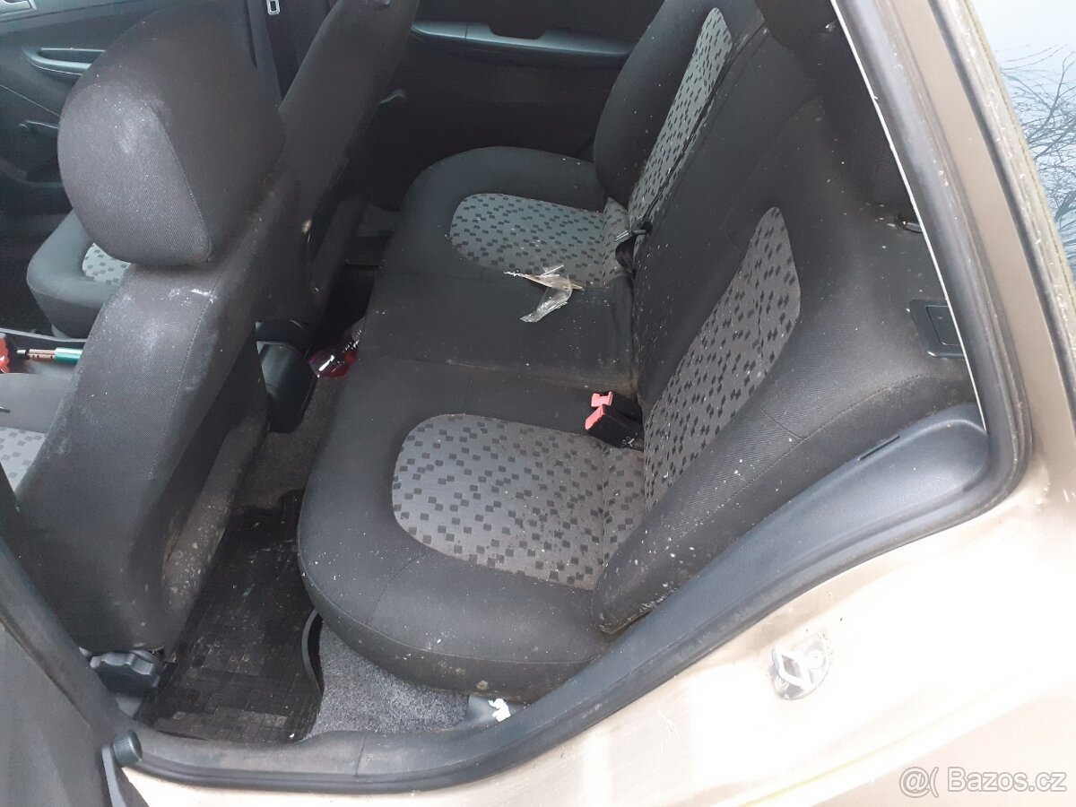 Prodám Škoda Fabia I combi r.v. 2005 1,2 HTP 47kw (BME), mot - 3