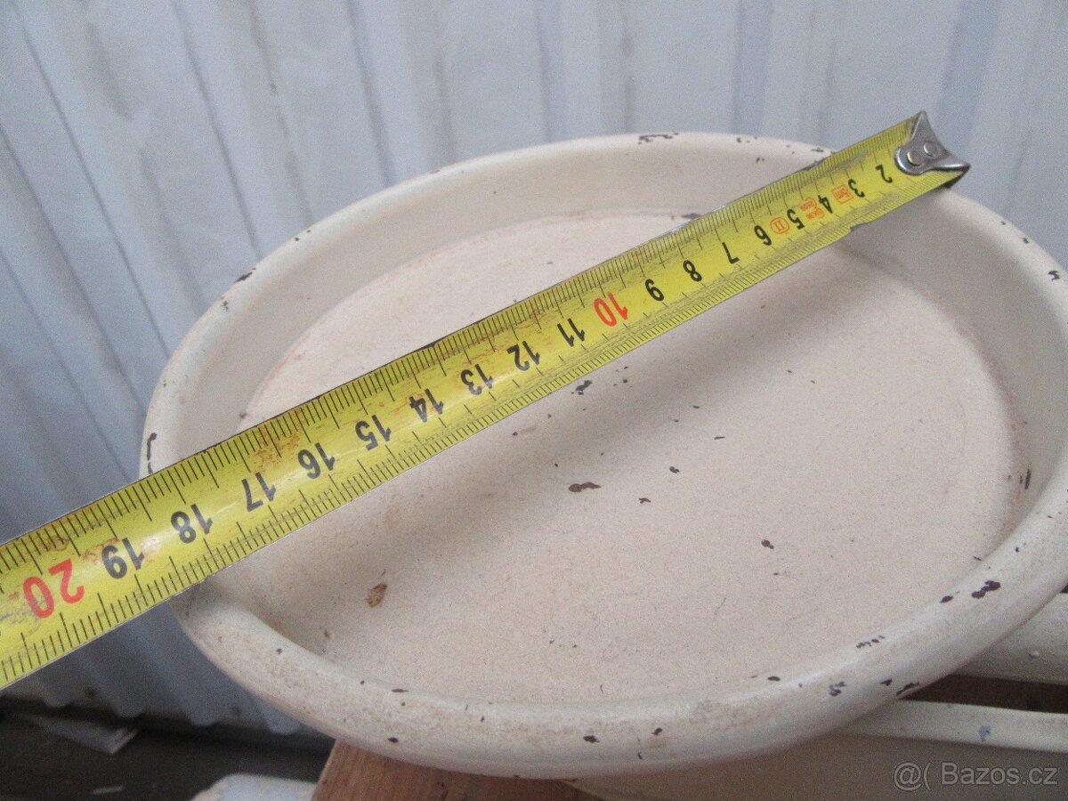 Nabízím starožitné váhy . Dekorace. Nejde o novou věc. Jen c - 3