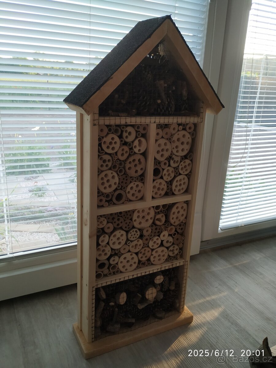 VELKÝ HMYZÍ HOTEL - 3