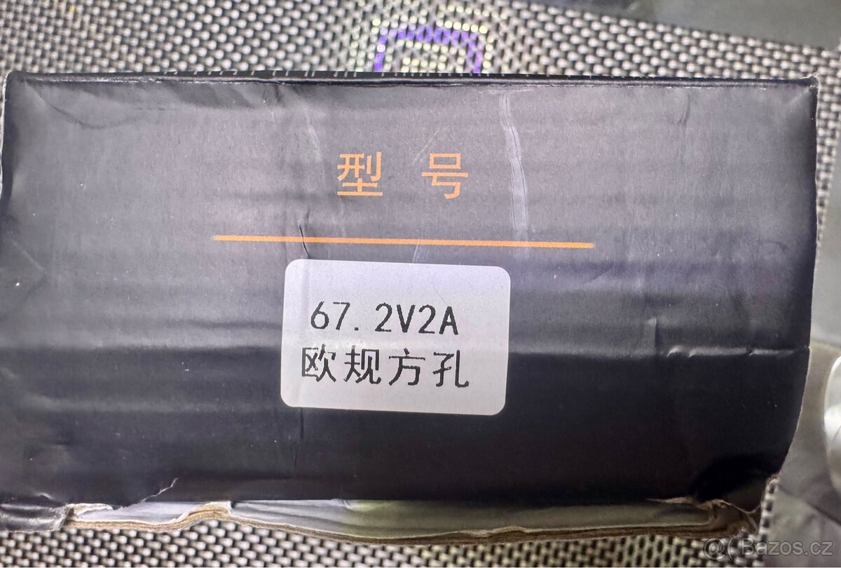 Nabíječka koloběžka/chopper 67,2v 2A - 3