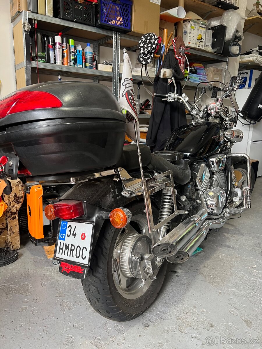 Honda VF750 Magna - 3