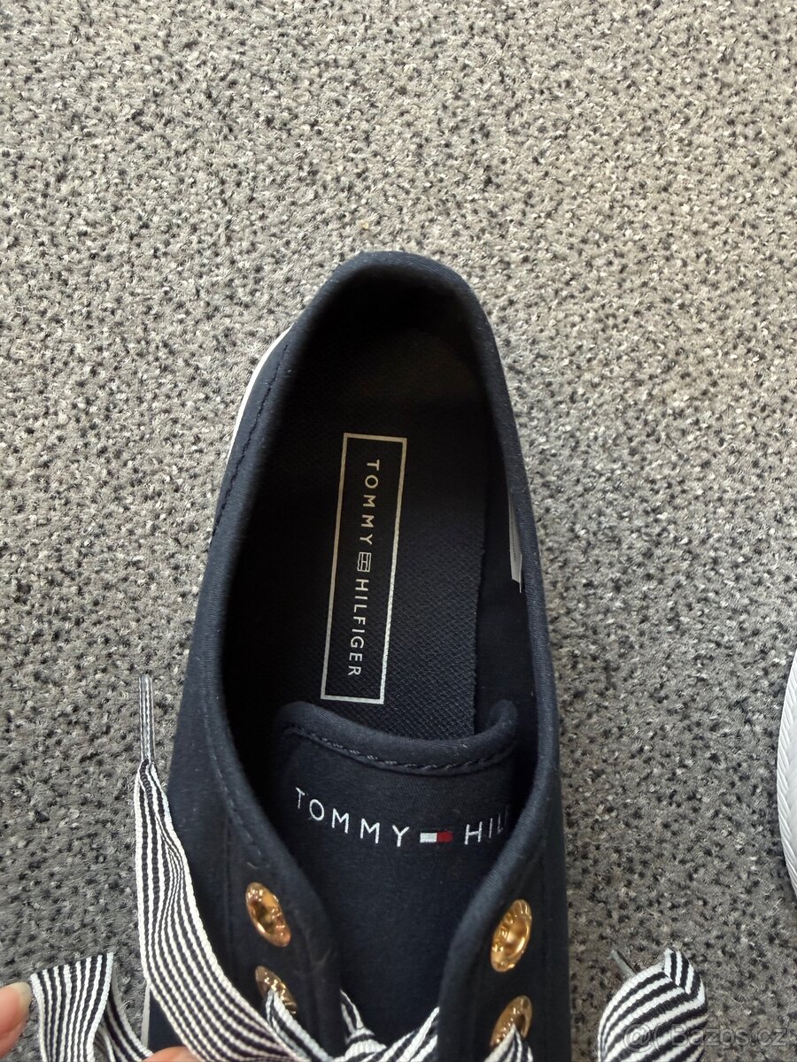 Dámské tenisky zn. Tommy Hilfiger vel 37 - 3