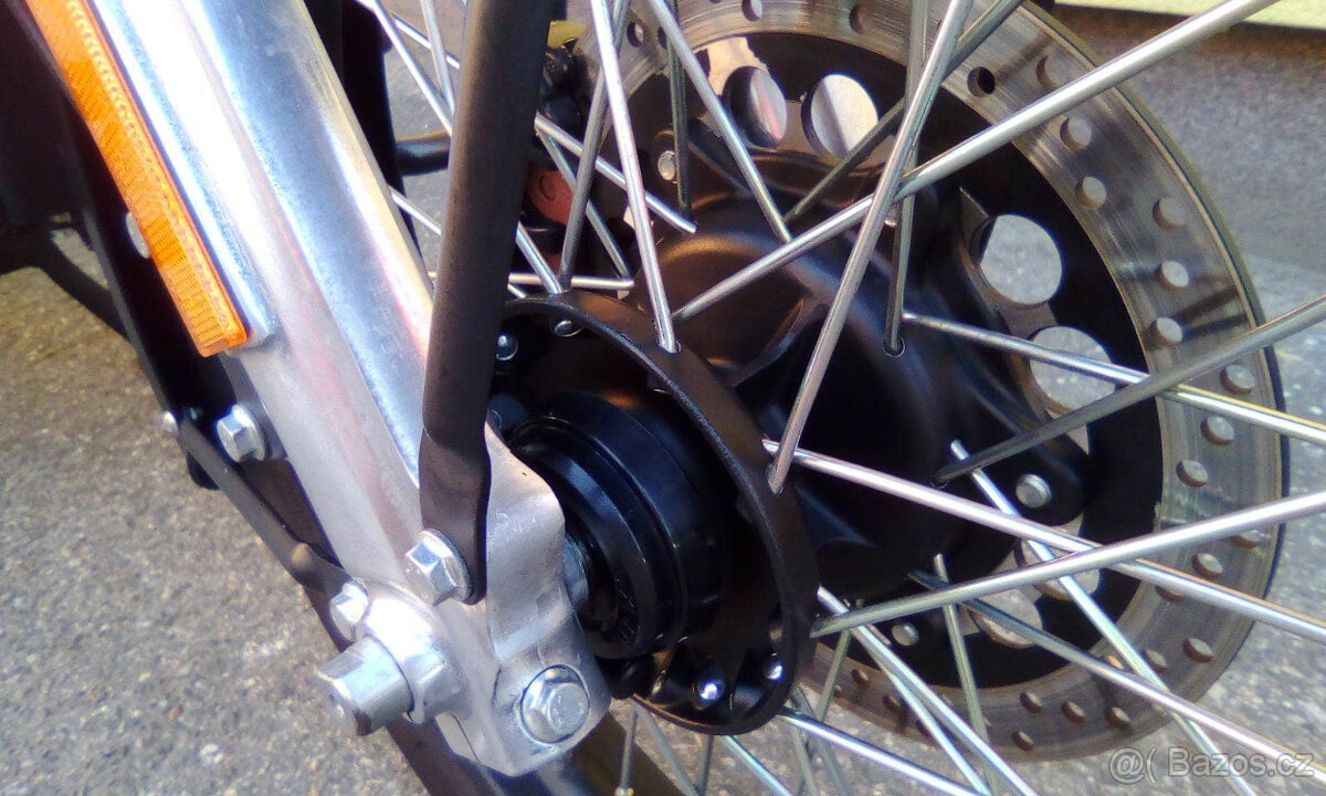 Royal Enfiel Classic 500 - 3