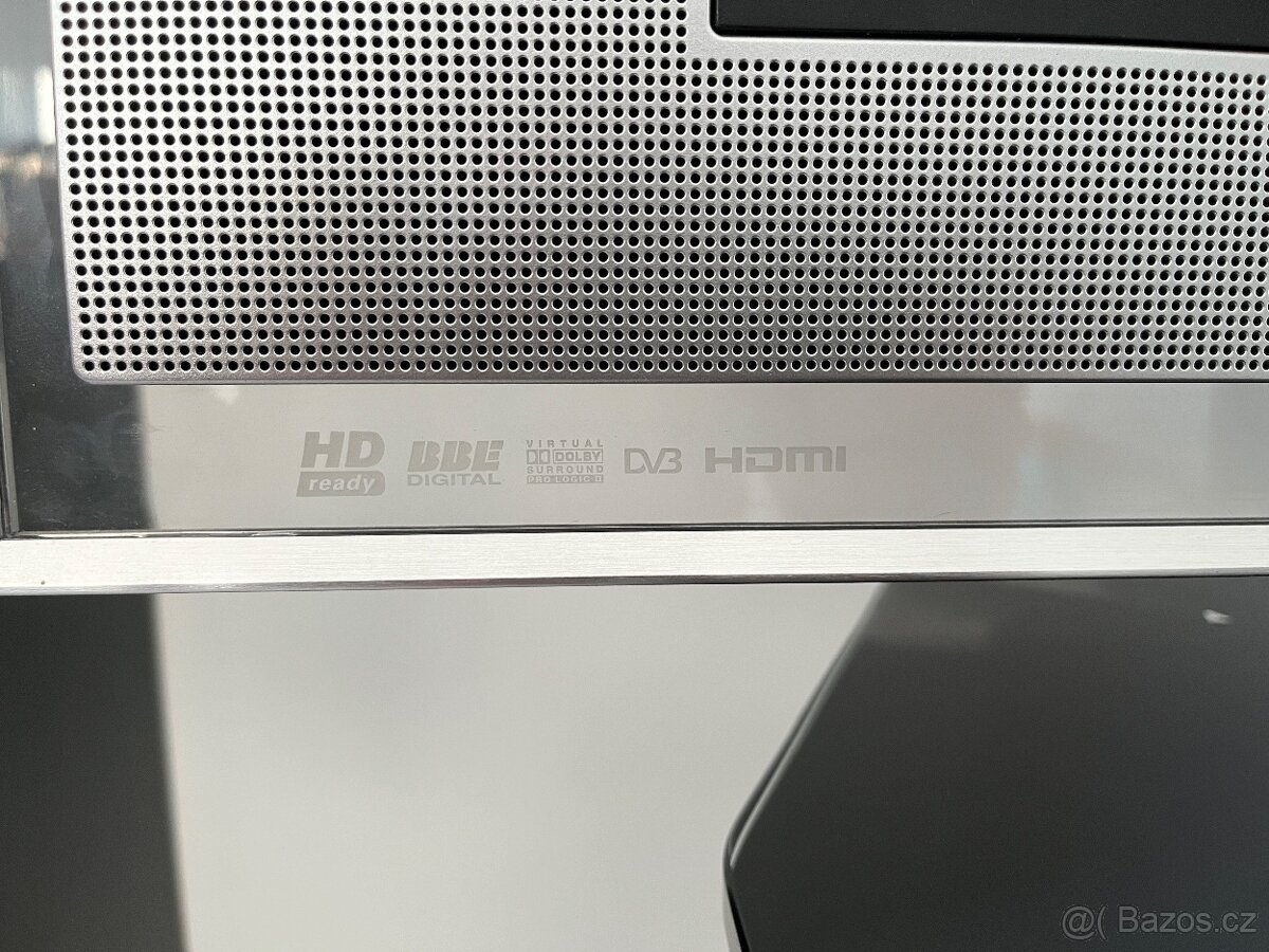 Sony Bravia KDL-52X2000 - 3