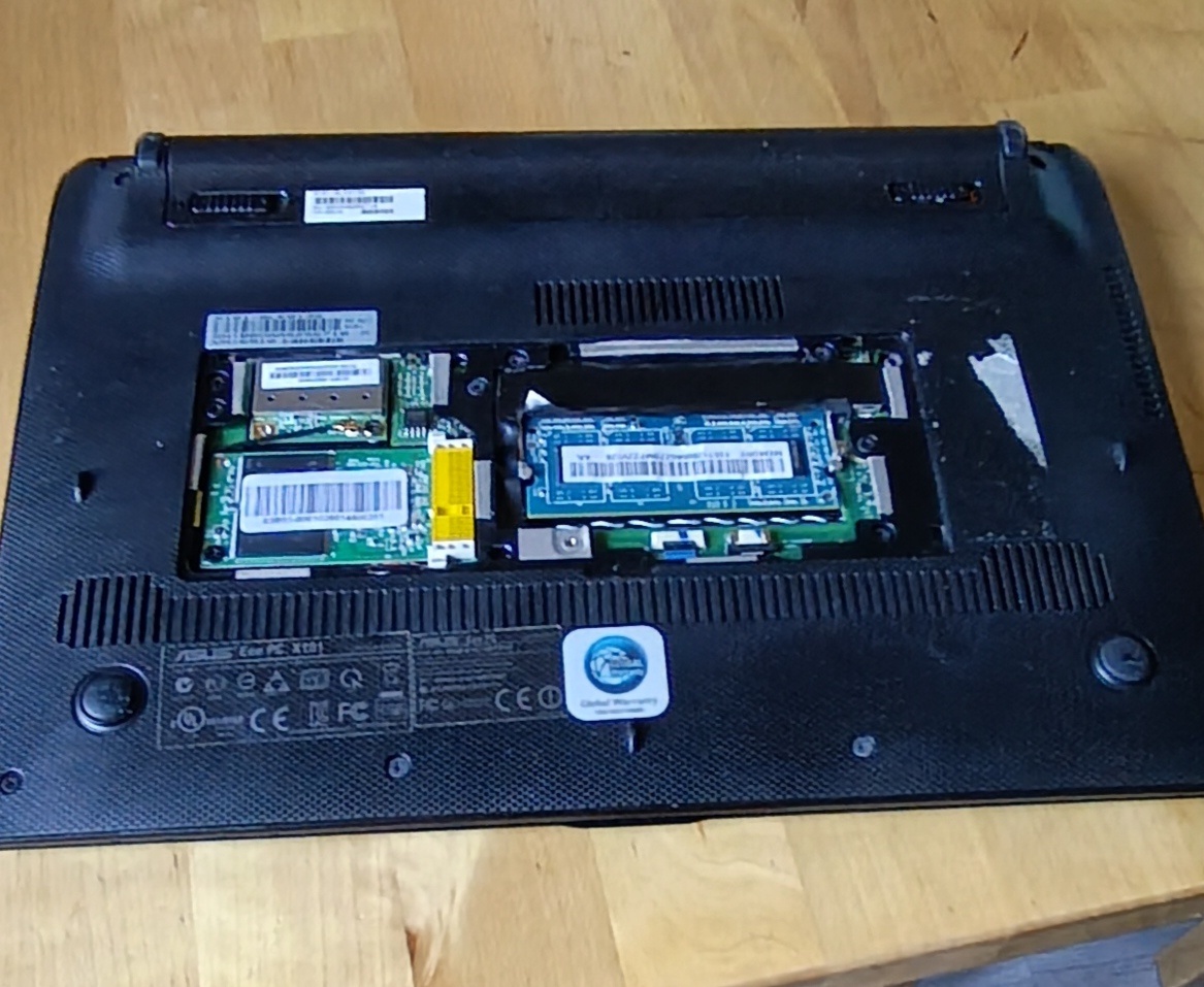 Netbook Asus - 3