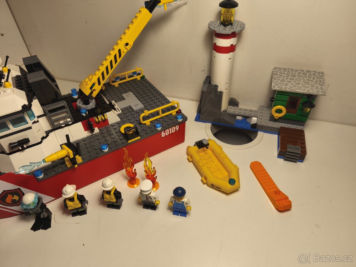 LEGO 60109 City Hasičský člun - 3
