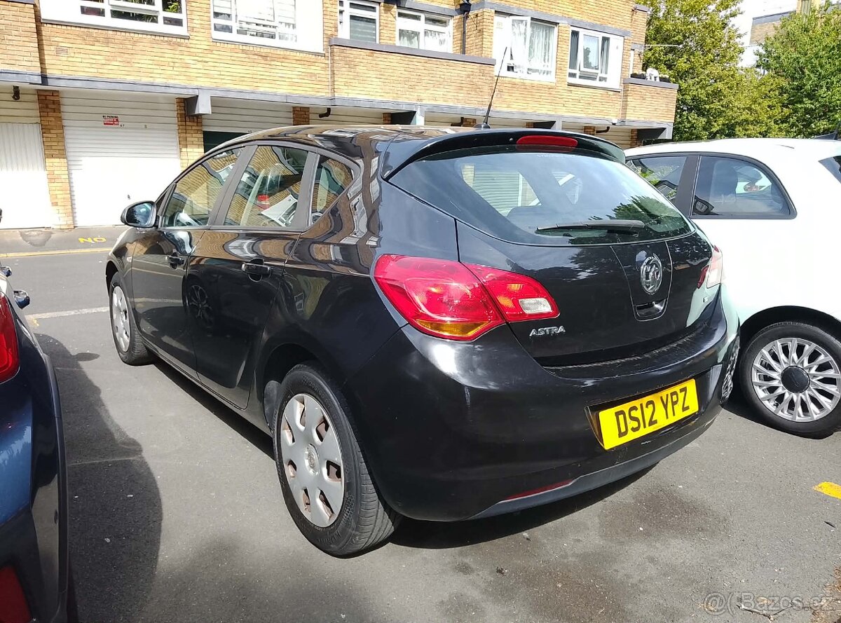Opel Astra J 1.6 - 3
