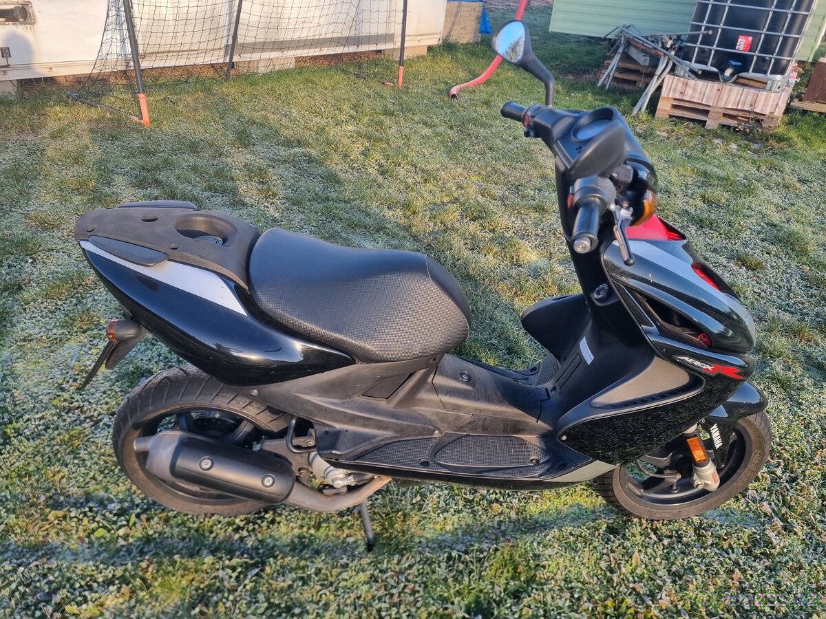 Skútr YAMAHA AEROX R YQ 50 - 3