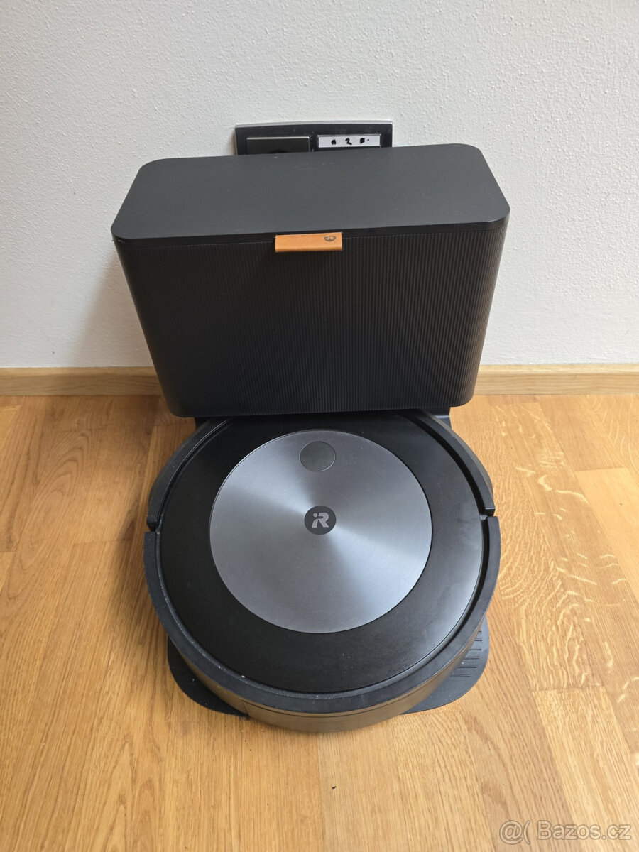 Robotický vysavač iRobot Roomba j7+ včetně příslušenství - 3