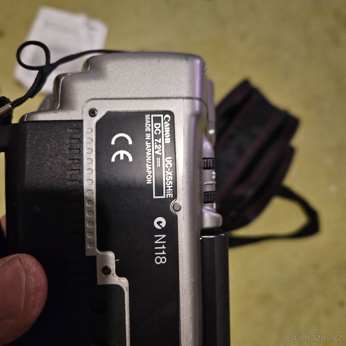 Videokamera Canon starší pouzdrem - 3