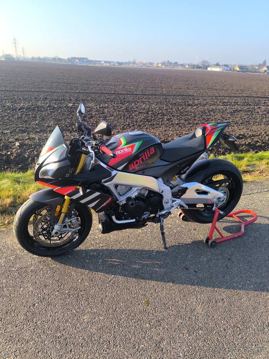 Aprilia Tuono V4 Factory - 3