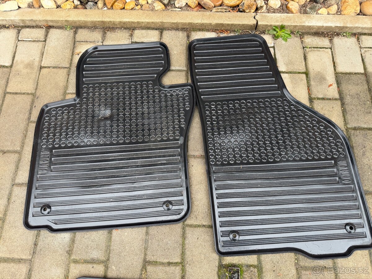 ORIGINÁL KOBEREČKY OCTAVIA 2. - 3