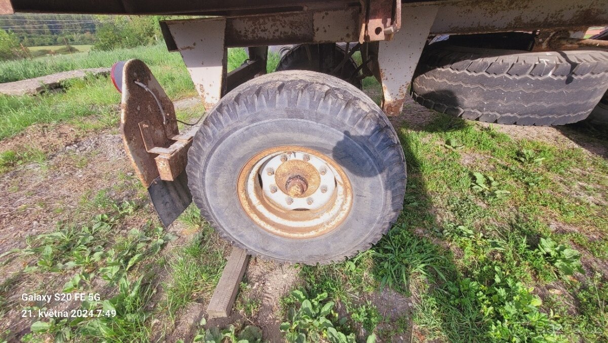 Traktorový přívěs 8t - 3