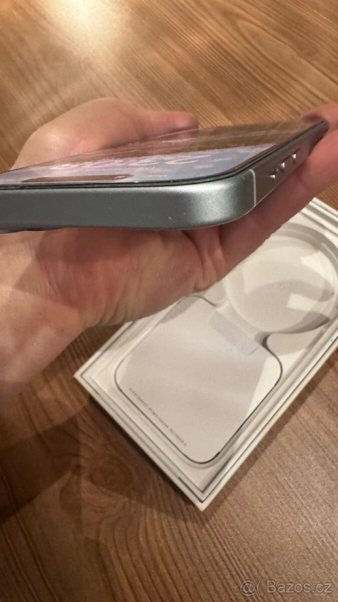 iPhone 15 128gb modrý - 3