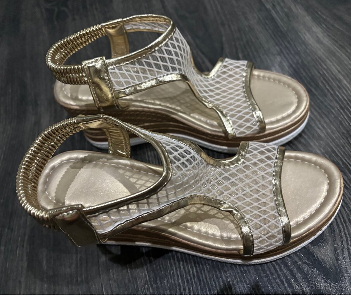 Boty na klínku vel 35 - 3