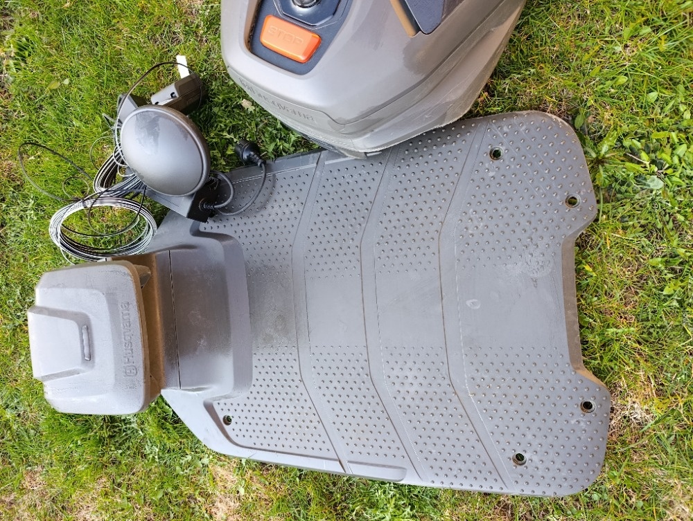 Robotická sekačká Husqvarna Automover 405XE NERA, v záruce - 3