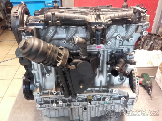 Volvo hlava motoru Volvo D5 - 3