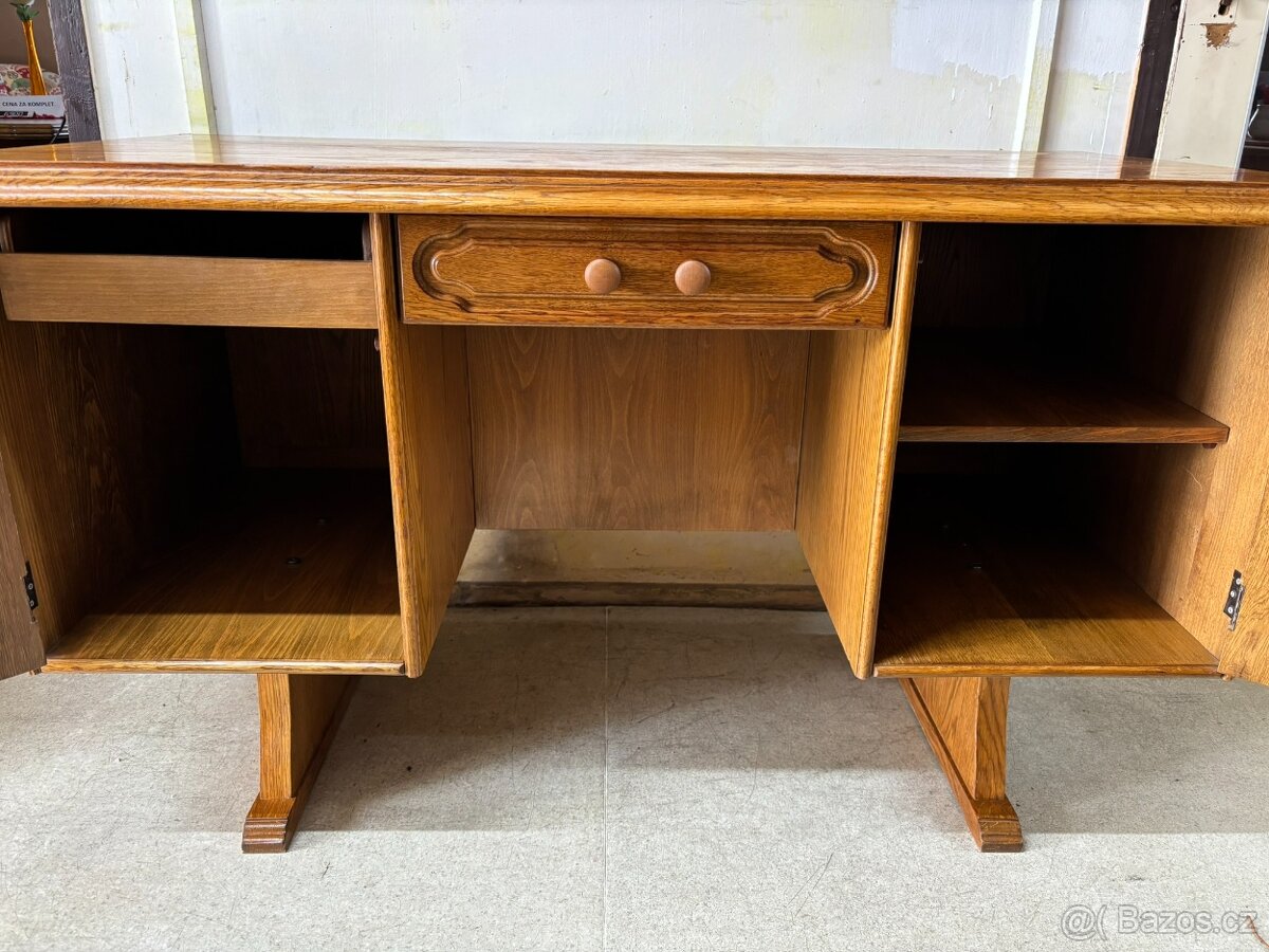 Masivní psací stůl - 3
