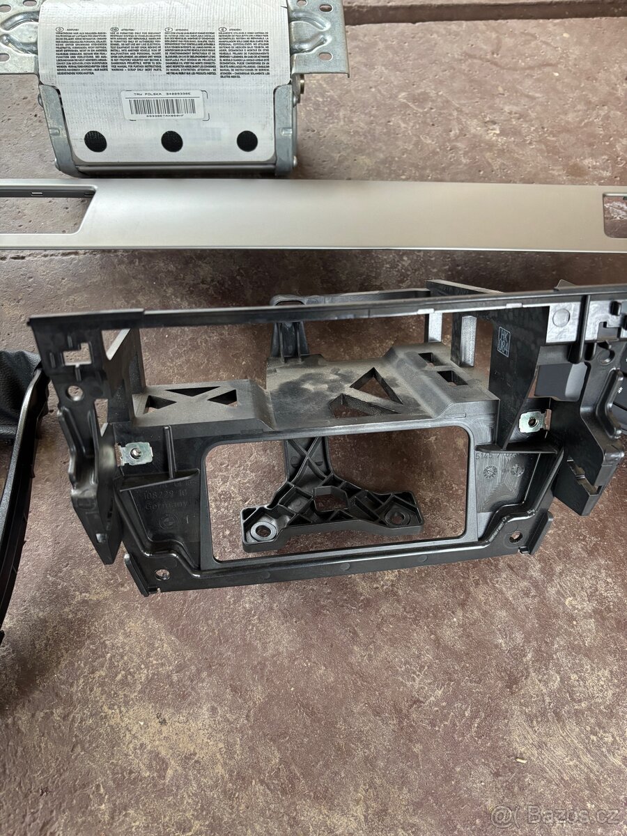 díly interiéru bmw e90 - 3