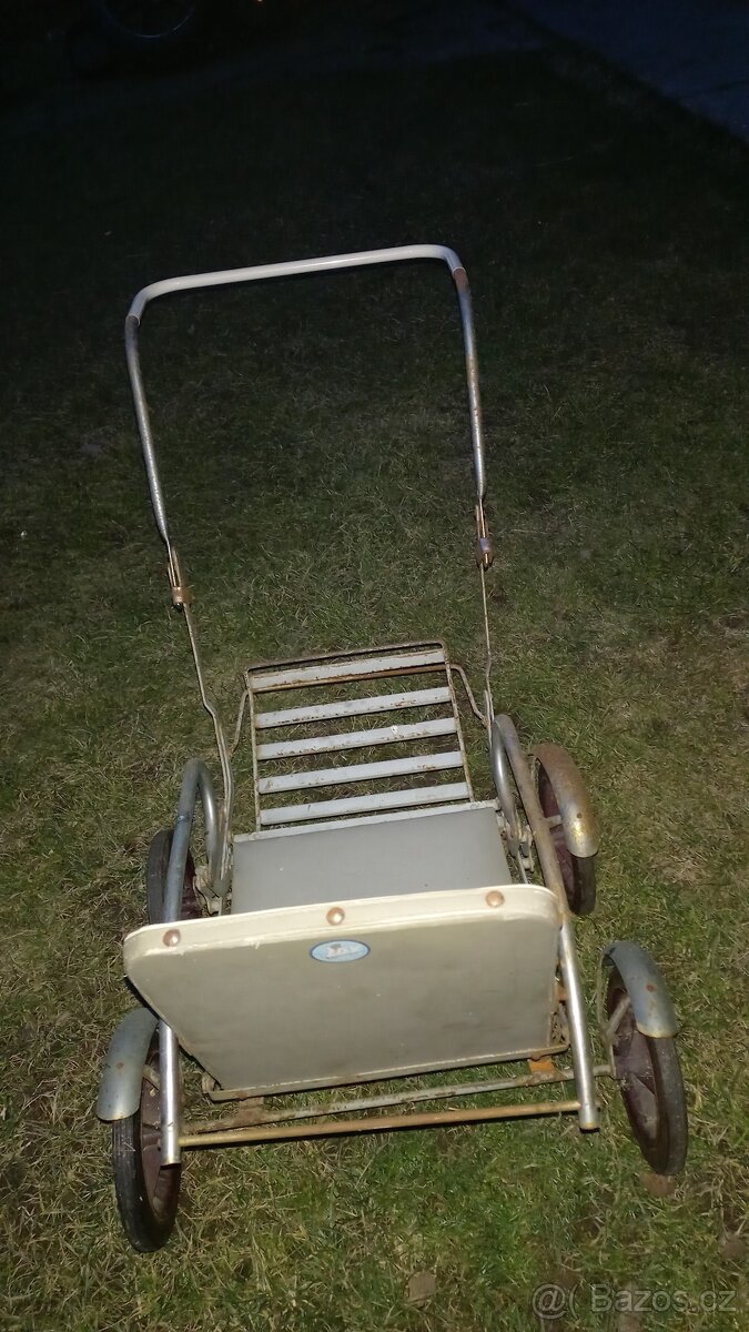 Retro kočárek pro panenky + zdobená kolečka - 3